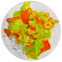 Arroz frito con gambas y curry